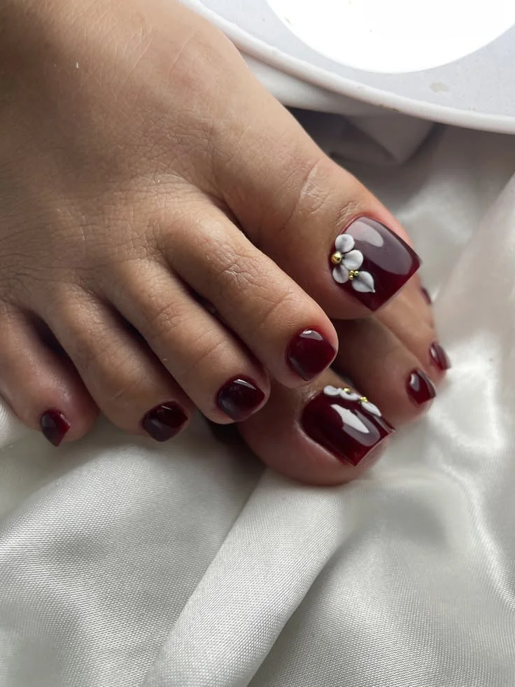 mẫu móng chân đẹp màu đỏ